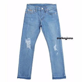 Artery Jeans ยีนส์ผ้ายืด / 5ส่วนเอวต่ำ /กีดขาด (สียีนส์ซีด)