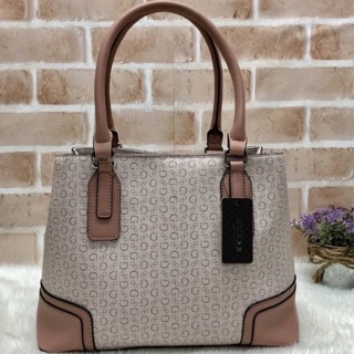 💕 ✔️เพิ่มสีชมพู//สีดำ//สีครีม นะค่ะ  New GUESS FOXWOOD LARGE BAG🍭
