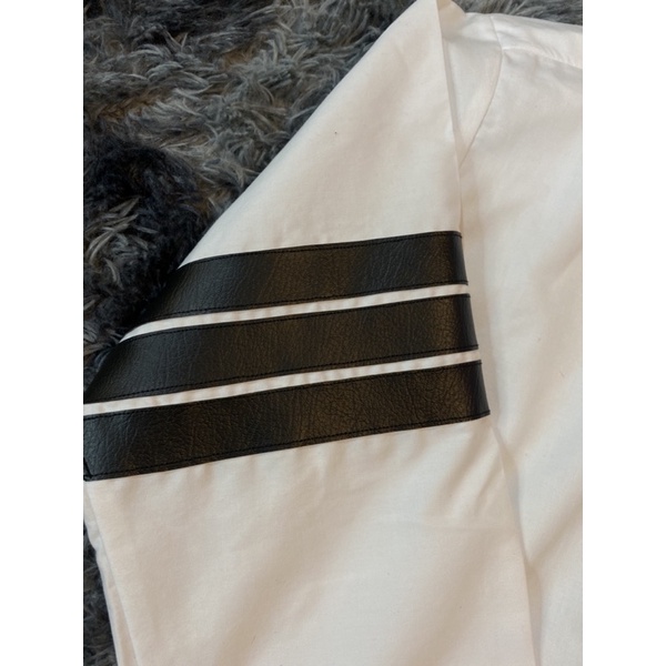 แฟชั่น เสื้อเชิ้ต มีสามสี สามแถบหนัง สกรีนอก World Street ( มีรูปรีวิวตอนใส่ )