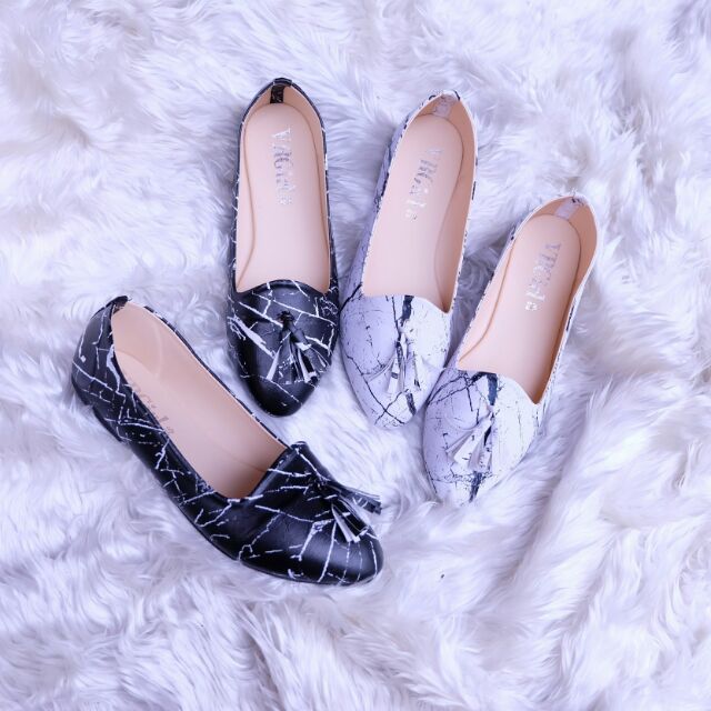 รองเท้า pony