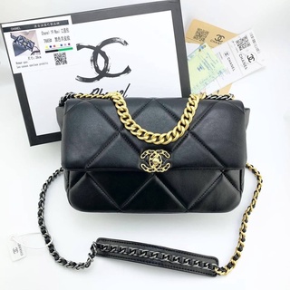 กระเป๋าสะพายข้าง ชาแนล CROSS BODY BAG  งานสุดสวยตามรูปถ่ายจร้า จัดเลยนะคะ  พร้อมกล่อง  ขนาด 10*7 นิ้วค่ะ