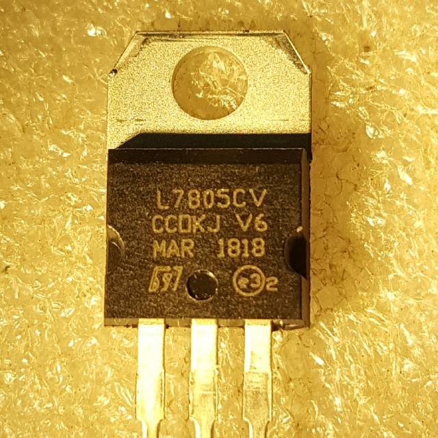 IC L7805 L 7805 เรกูเลเตอร์ 5V