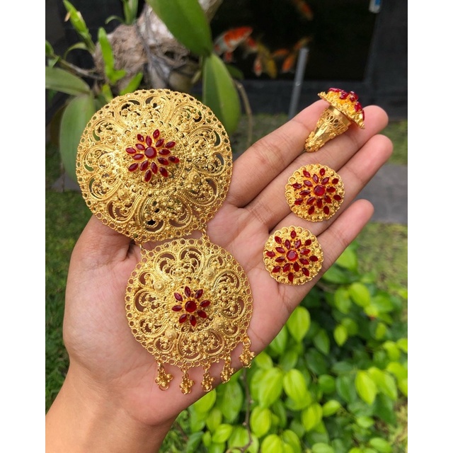 ชุด Layon Sari Padi*