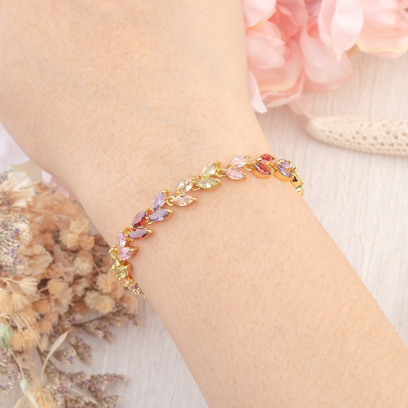 พร้อมส่ง!! สร้อยข้อมือเพชรสวิส CZ ข้อมือใบมะกอก เพชรสีรวมหวาน เพชรสวยหรูดูดี ใส่ออกงาน ใส่เที่ยว วิ้งวับ ไม่ลอก ไม่ดำ