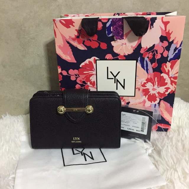กระเป๋าสตางค์ Lyn ใบกลาง#แท้จากช้อป