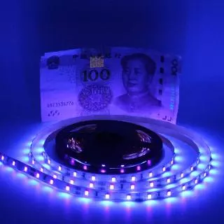 12v UV LED Strip อัลตราไวโอเลต 395-405nm 2835 SMD 60leds 120leds กันน้ํา 2pin สายไฟดําเนินการเทปโคมไฟสําหรับ DJ Fluorescence Party