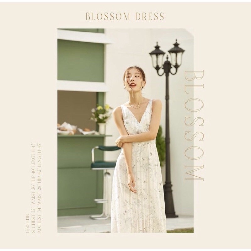 ❌❌❌ขายแล้วผ่านทางigร้านค่า❌❌❌ ส่งต่อของใหม่(ไม่มีตำหนิ) Lookbooklookbook blossom dress (S)