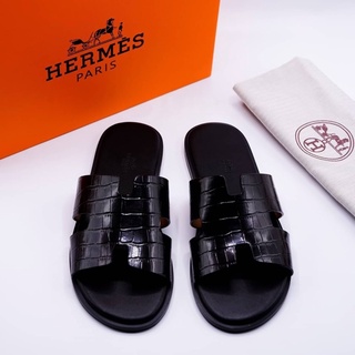 IZMIR SANDAL รองเท้าแตะ แบบสวม หนังจระเข้ปั้ม หนังดำเงา