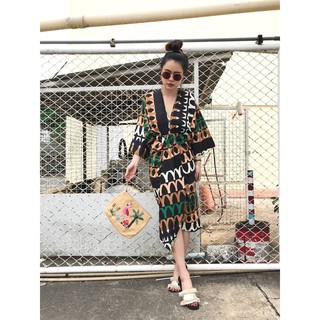 เดรสคอวี ทรงแขนค้างคาว