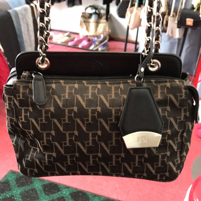 FN Flynow กระเป๋า มือสอง แบรนด์แท้