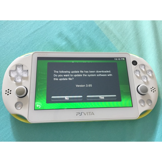ขาย PS VITA 2000 green linm firmware 3.63 พร้อมเมม 16 gb และกระเป๋า