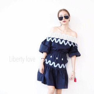 เดรสสั้นเปิดไหล่ ร้าน libertylove shop