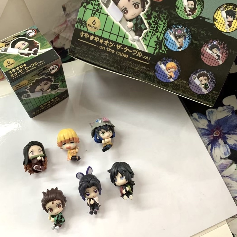 โมเดล Demon Slayer Kimetsu no Yaiba 👹 Figure ดาบพิฆาตอสูร ฟิกเกอร์   เกาะแก้ว + ตัวถนอมสาย Cable Bit