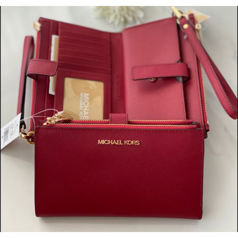 🎀 (สด-ผ่อน) 35F8GTVW0L กระเป๋าสตางค์ MK สีแดง มี 2 ซิป 35F8GTVW0L Michael Kors Jet Set Travel Emerald
