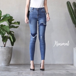 High waist jeans with rips