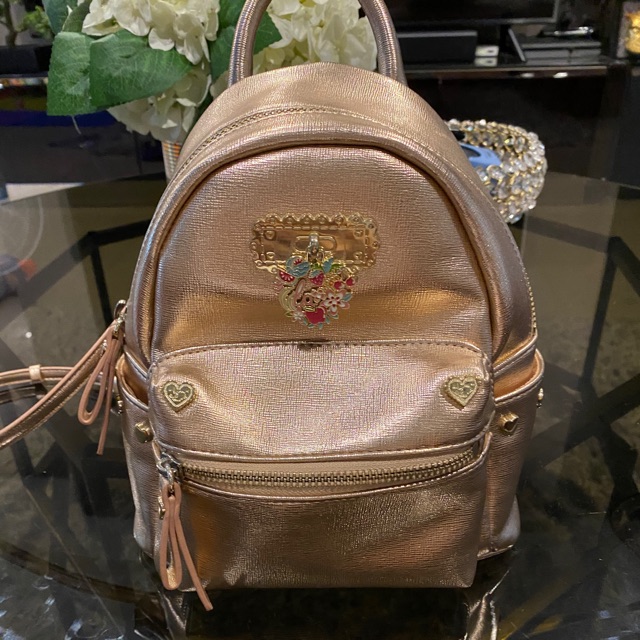 กระเป๋าเป้ แบรนด์ lyn