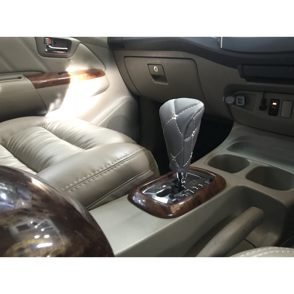 ROYAL R หุ้มหัวเกียร์ สำหรับเกียร์กระปุก ไม่มีปุ่มกด หนัง PVC Leather ลาย VIP 6D Stick Gear Cover คุณภาพ 02-VR | ราคา ถูกที่สุด ดีลบีเคเค แกลเลอรีภาพที่ 6