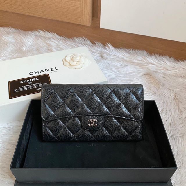 Like new Chanel trifold caviar wallet holo20 ออก rue cambon สีดำ โลโก้สวยๆจ้า 3 พับ ใส่ได้เยอะน้า สภ