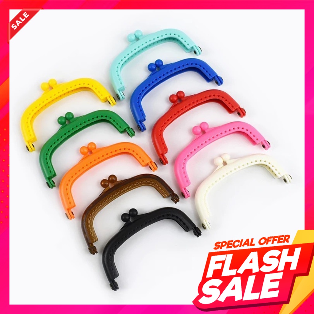 ขายถูก ปากกระเป๋าปิ๊กแป๊กพลาสติก ปิ๊กแป๊ก สีสดใส ครบทุกสี 8.5ซม. เนื้อพลาสติกอย่างดี ไม่บาง