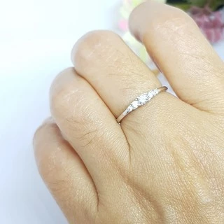 Memorine Jewelry แหวนเงินแท้ 925 ฝังเพชรสวิส (CZ) : ONLR483