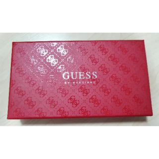 กล่องกระเป๋าสตางค์ Guess