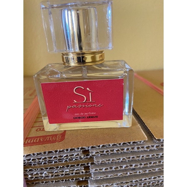 น้ำหอม  si แดงขวดเหลียม น้ำหอมแฟชั่น กลิ่นหอมยั่วใจ ขนาด 40ml
