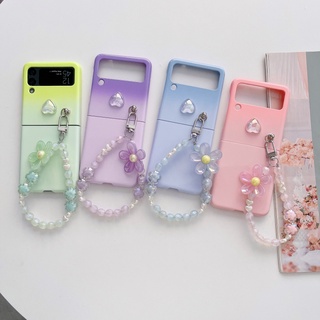 เคสโทรศัพท์มือถือแบบแข็ง ไล่โทนสี พร้อมสายคล้อง ลายดอกไม้ หัวใจ สําหรับ Samsung Galaxy Z Flip 3 Flip4