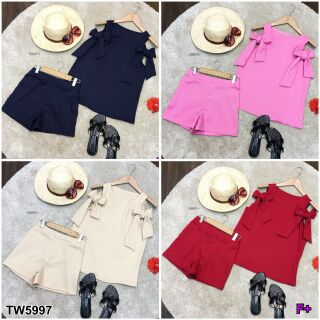 Set 2 ชิ้น เสื้อแขนกุดสีพื้นผ้าโฟร์เวย์ ดีเทลผูกไหล่