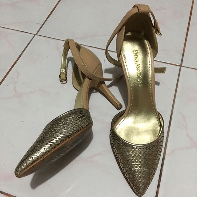 รองเท้า enzo angiolini