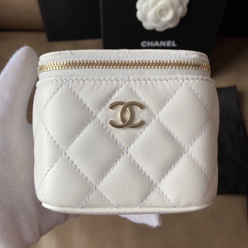 LIKE NEW!!! white Chanel mini vanity holo 30 Shopee Thailand