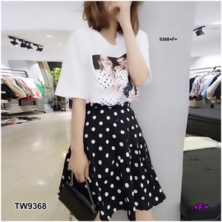 TwinsShopVip💗พร้อมส่ง TW9368 Set เสื้อสกรีนลายแจ่งลูกไม้ + กระโปรงจุด