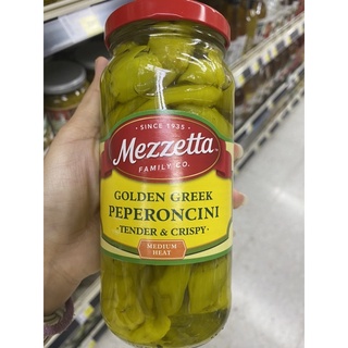 พริกหยวก หั่นดองในน้ำส้มสายชู ตรา เมซเซตต้า 473 Ml. Deli - Sliced Golden Greek Peperoncini ( Mezzetta Brand ) เดลิ สไลซ์ โกลเด้น กรีก เปปเปอร์โรนชินี่