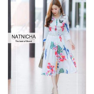 งานป้าย Natnicha ปัก 3D มีสีดำ สีขาว