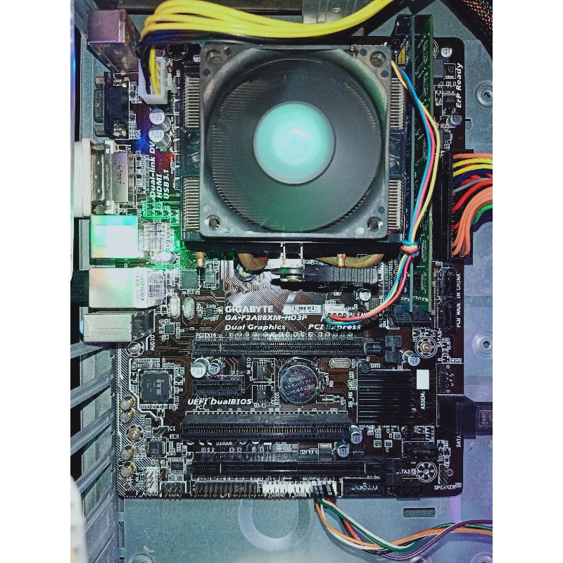 ชุดบอร์ดพร้อมซีพียู Fm2+ mainboard gigabyte GA-F2A88xm-HD3P+CPU A6 7470K APU R5 1G ไม่ง้อการ์ดจอ ซิ้