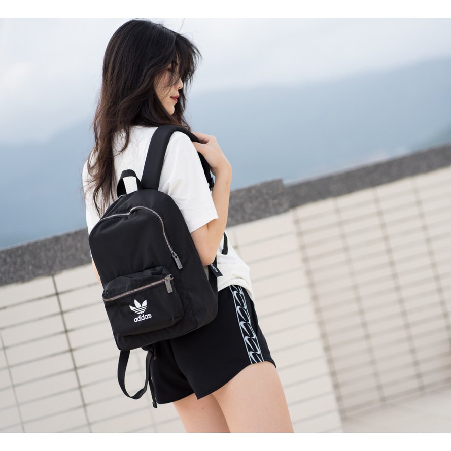 [ ใหม ่ 2019 ] Adidas Women 'S Fashion Backpack $Nylon Medium Backpack ED4725