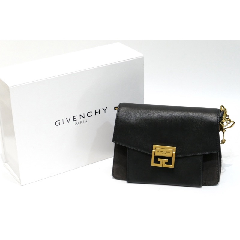 Like new Givenchy GV3 Medium full set