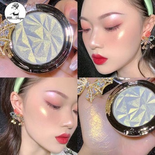 ไฮไลท์ตัวเด็ด เนื้อละเอียด เนียนสุดๆ สีคมชัด สร้างมิติให้ใบหน้า Eye Shadow Bling Bling Shimmer highlight