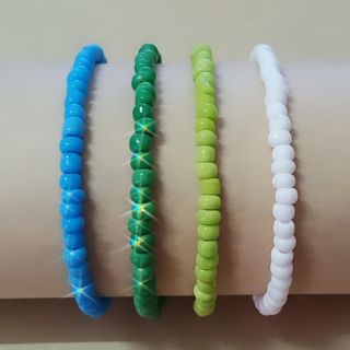 สร้อยข้อมือลูกปัดสีเดียวน่ารักๆ ราคา 15 บาท