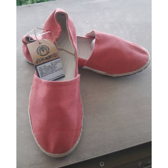 รองเท้า Crocs Ocean Minded สินค้าใหม่แท้ ป้ายราคาครบ | Shopee Thailand