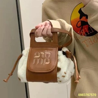 พร้อมส่ง🦋2022 ใหม่ปักลายตารางหมากรุกลายวัว drawstring แบบพกพา messenger กล่องอาหารกลางวัน bag