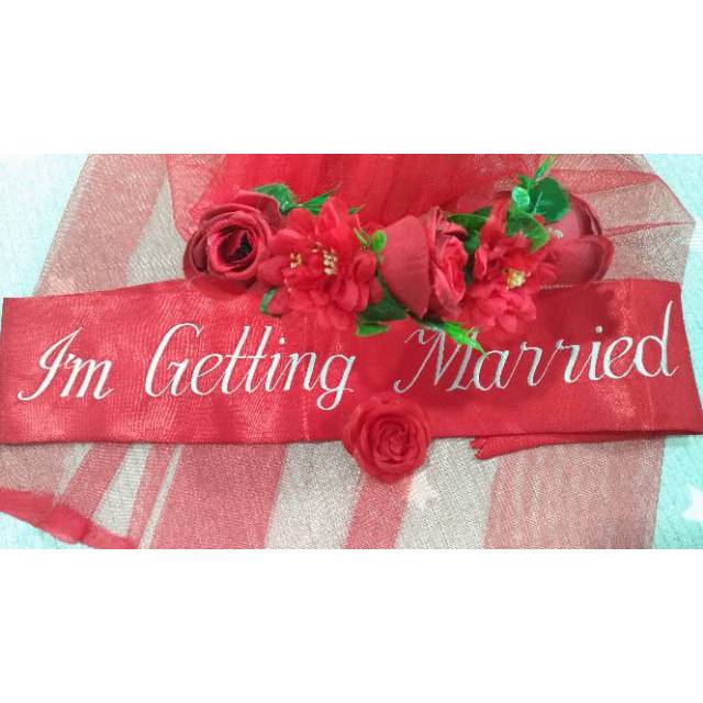 ชุดฝักบัว BRIดาล พร้อม VEIL มงกุฎดอกไม้