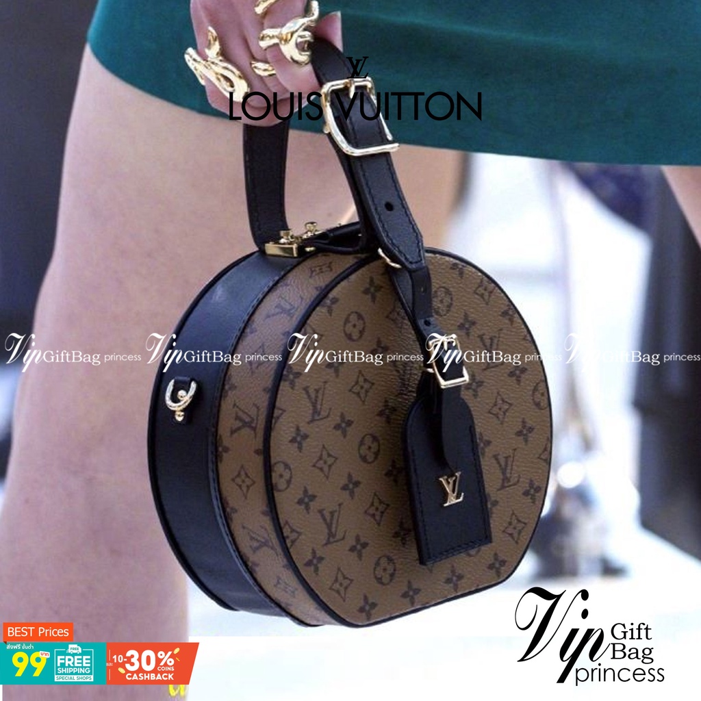 หนังแท้ LOUIS VUITTON PETITE BOITE CHAPEAU LV ROUND BAG โดดเด่นด้วยรูปทรงอันเป็นเอกลักษณ์และรายละเอี