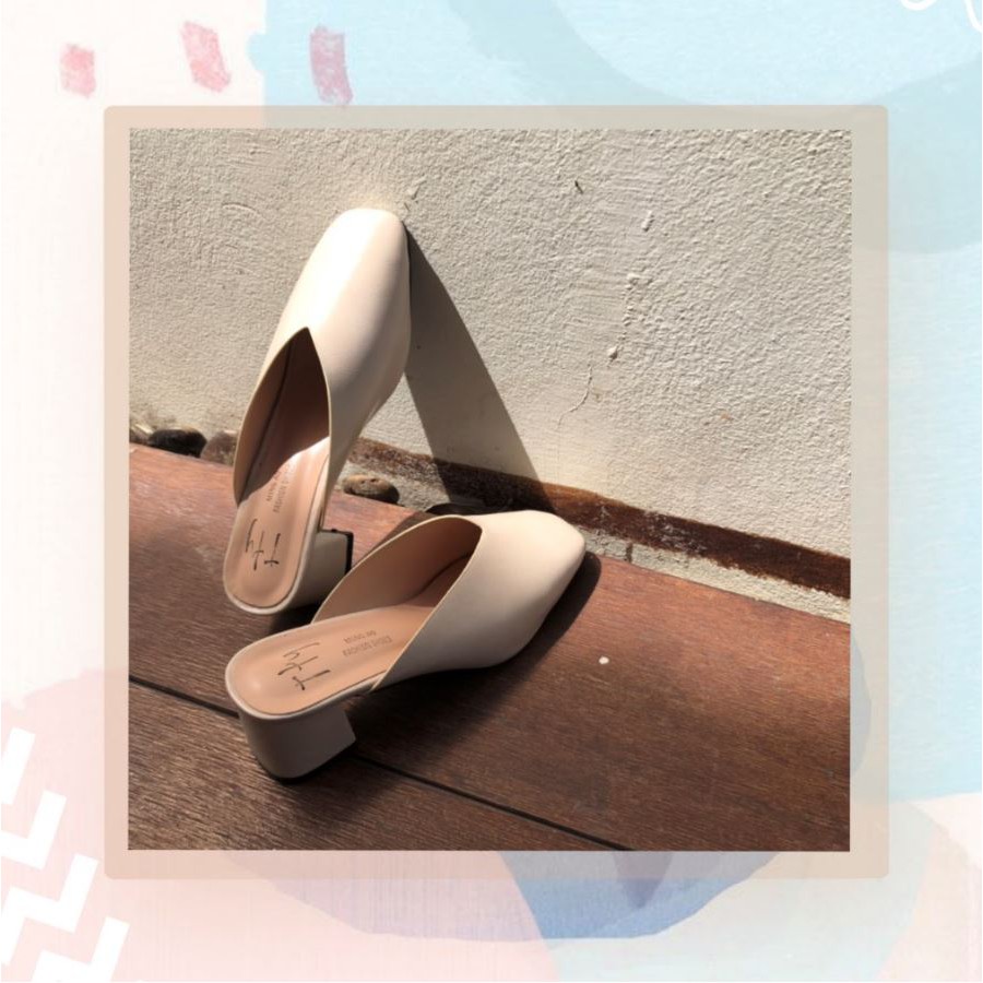 Who shy✨ รองเท้าส้นตึก slip on