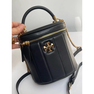 Tory Burch Kira Vanity กระเป๋าสะพายไหล่ สะพายข้าง หนังนิ่ม ทรงโท้ท ลายโลโก้ T สองสี