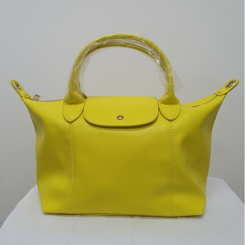 ส่งฟรี กระเป๋า easy tote ร้าน chanisa s. สีเหลือง vivid yellow size S