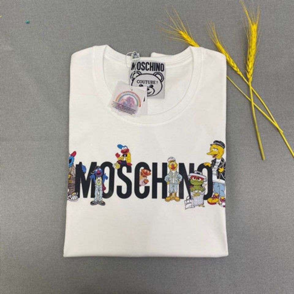 เสื้อยืดแขนสั้น คอปก พิมพ์ลายตัวอักษร MOSCHINO MOSCHINO Co-Branded Sesame Street สไตล์สตรีท สําหรับผู้ชาย และผู้หญิง