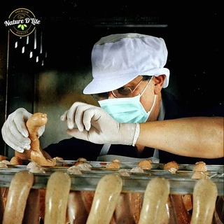 ไส้กรอกเยอรมันรมควัน Smoked Sausage ไร้สารไนเตรท ไม่มีแป้ง ปราศจากวัตถุกันเสียและผงชูรส by Nature D'Lite