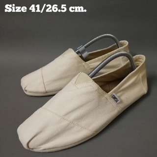 TOMS รองเท้ามือ2 สภาพดี ใส่สะบายเบามาก