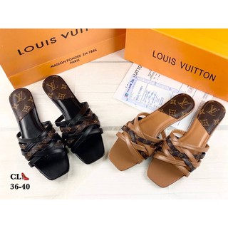 ***เชคสินค้าก่อนสั่งซื้อ***พร้อมส่งรองเท้าแตะแบบสวม Style Louis vuiitton งานพร้อมกล่องแบรนด์