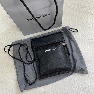 Balenciaga explore new